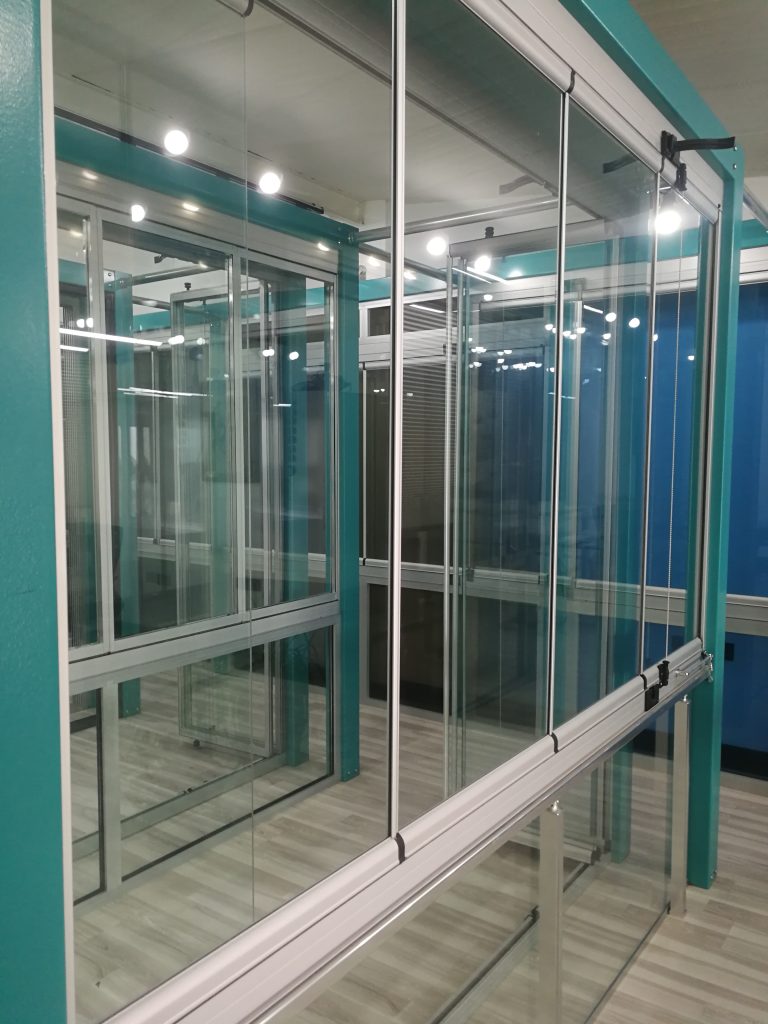 Katlanır cam uygulaması